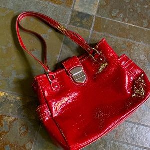 LIZ CLAIBORNE Red Wine Crocodile Skin Embossed Vegan Leather Handbag Purse / Bag
